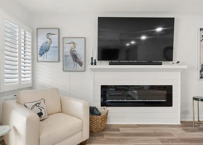 2 Bedroom Bayside With Pool In Ocmd *